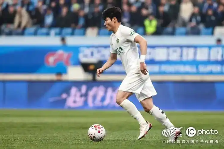 欧冠对决：巴塞罗那 VS 马赛